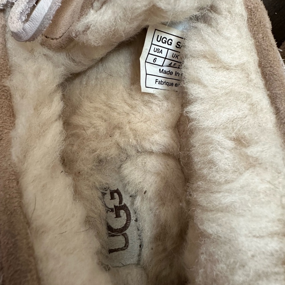 Ugg slippers Size 6 moccasin